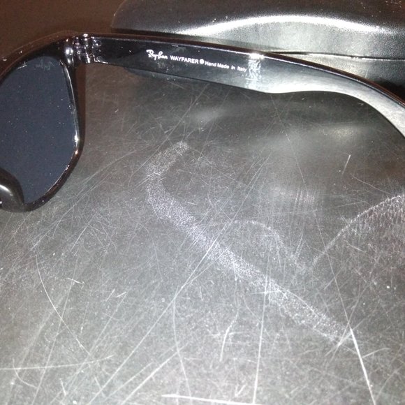 Ray-Ban RB2140 Original Wayfarer Classic Sunglasses with Black Frames - Picture 3 of 10